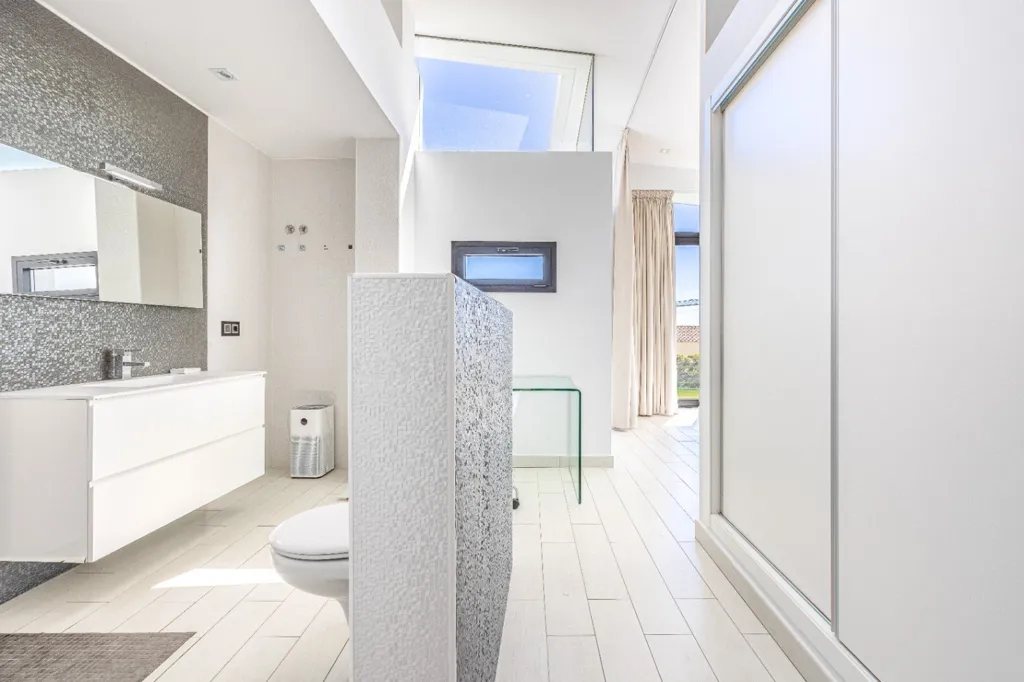 Salles de bain - Modern Villa with Infinity Pool in Altea Hills