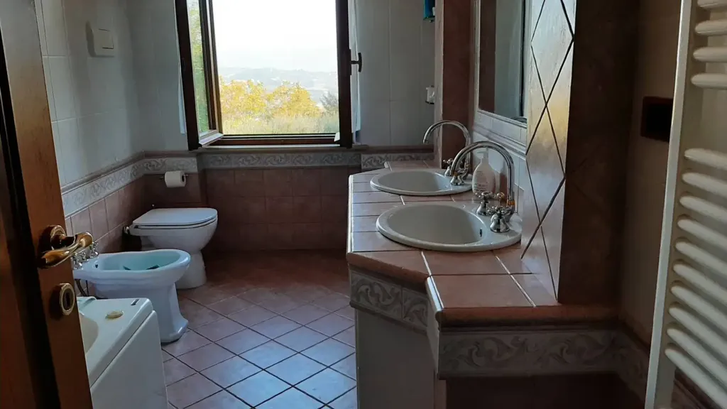 Vannitoad - Colonial House with Panoramic View in Carignano