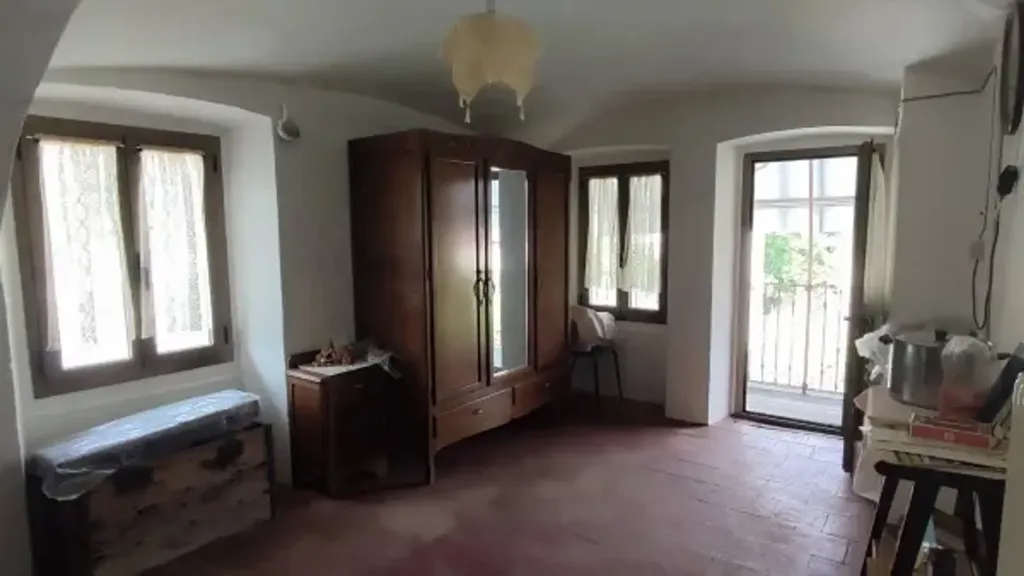 Esik - Mountain Cottage with Garden in Valloriate