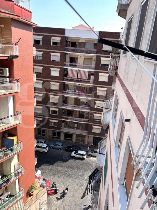 Balcon - Apartment with Balconies in Central Naples
