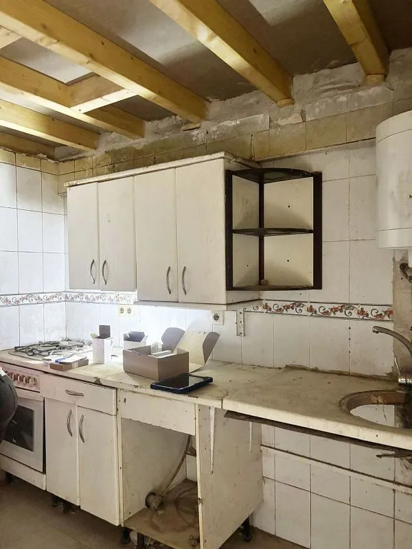 Cuisine - Flat for Renovation in Ganzo