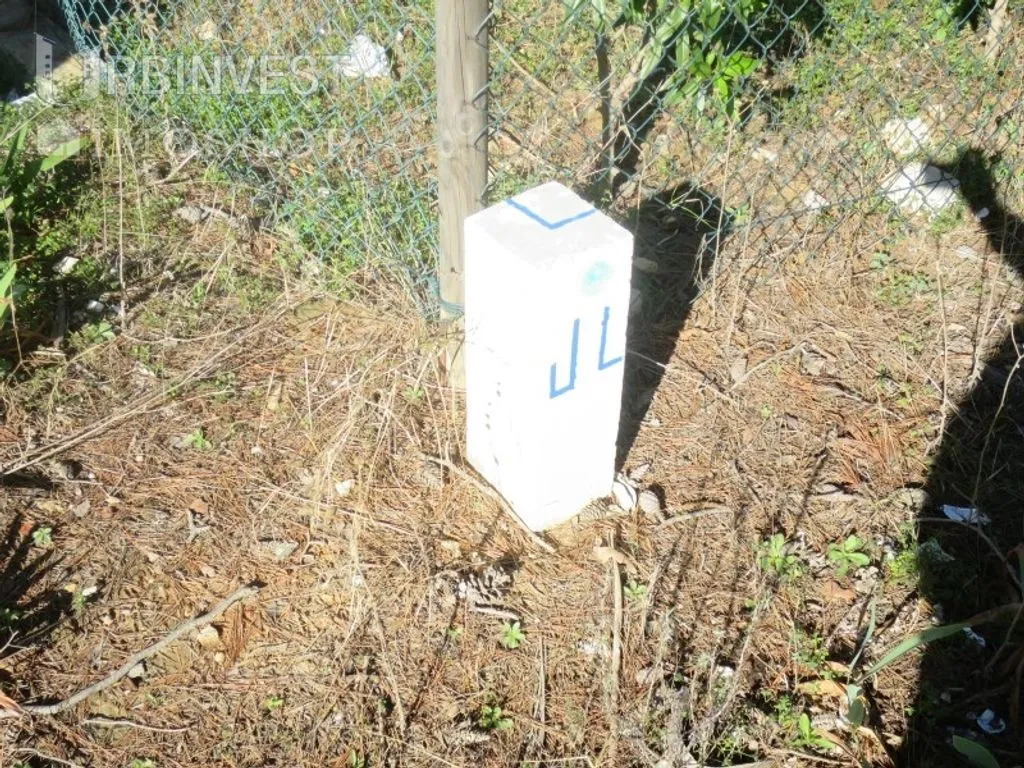 Aed - Development Land with Utilities in Semino, Loulé