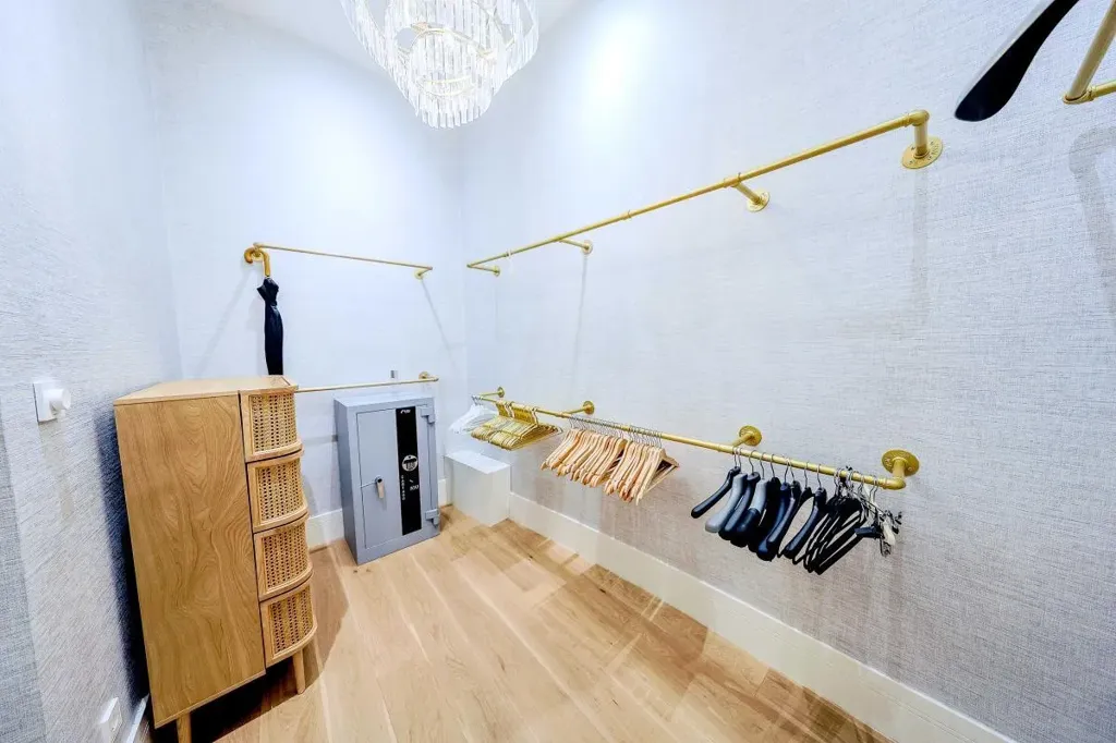 Toad - Luxury Apartment with Interior Garden in Madrid