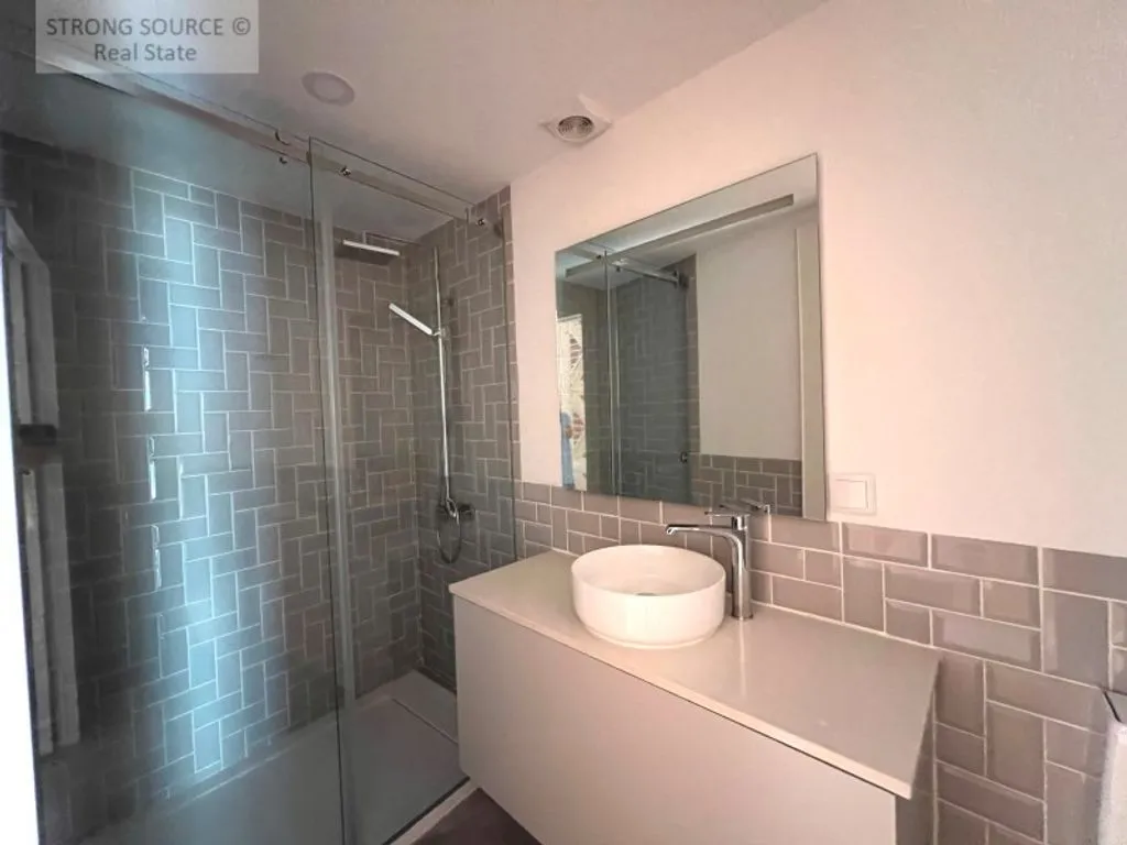 Vannitoad - Luxury Apartments with River View in Graca, Lisbon