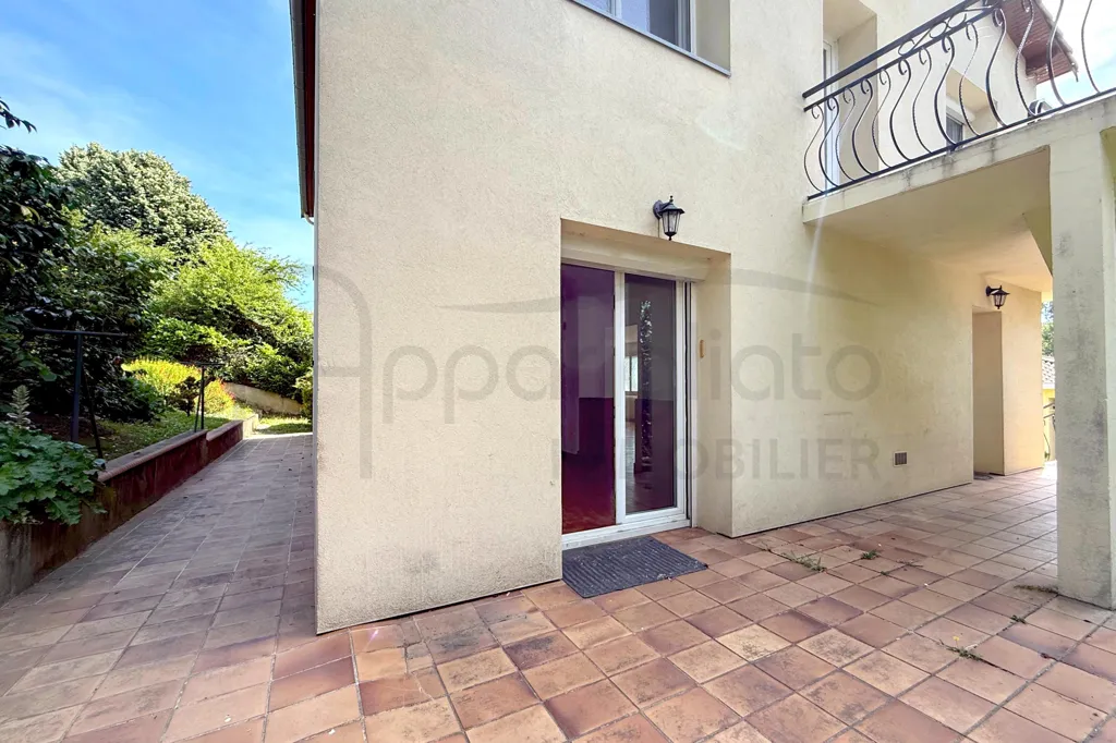 Terrace - Individual House with Garage in Blagnac