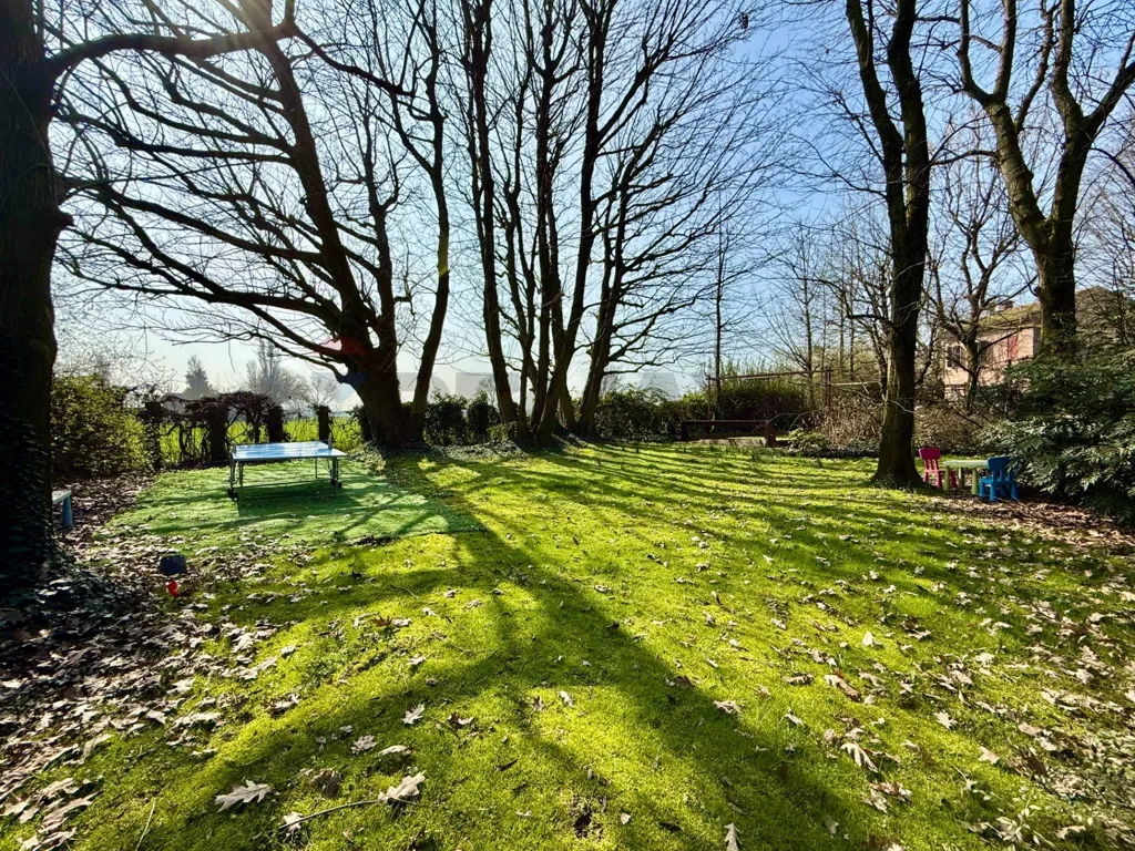 Giardino - Rustico storico con piscina a Cappella De' Picenardi