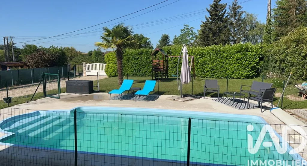Bassein - Contemporary Villa with Pool in Avant-lès-Marcilly