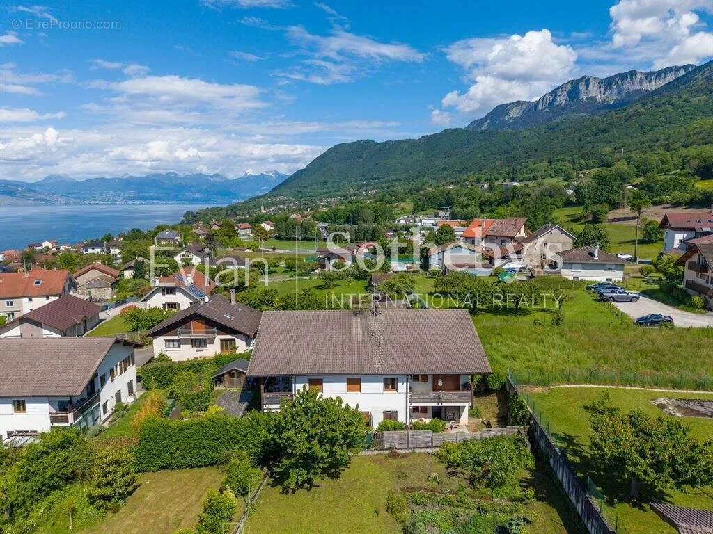 Vue aérienne - Appartement Duplex avec Balcon à Lugrin