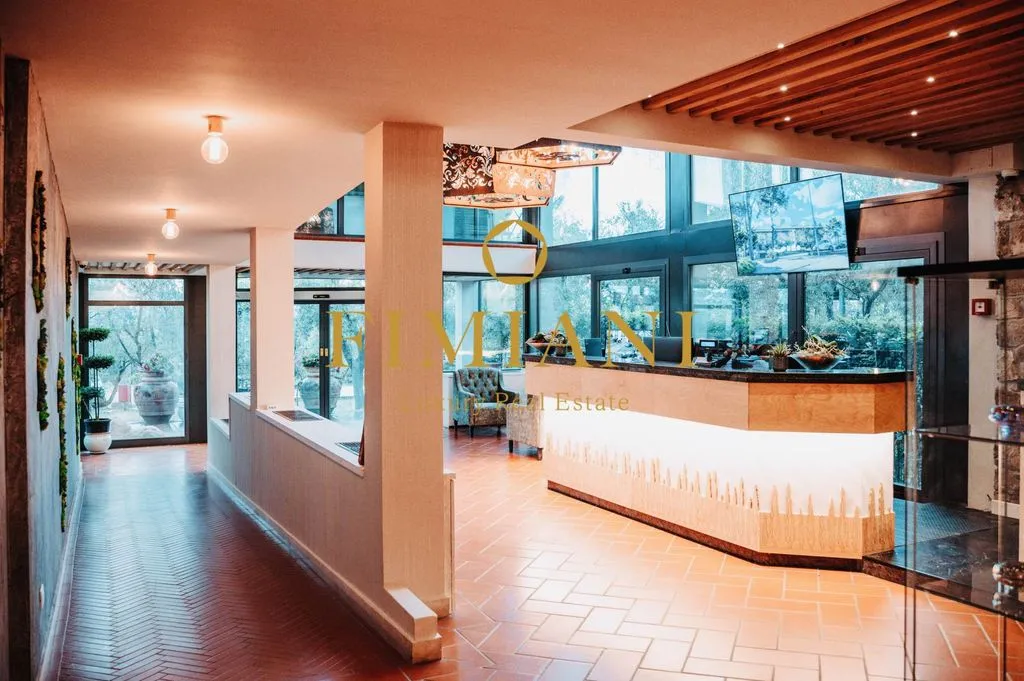 Entrée - Luxury Hotel with Pool in Greve in Chianti