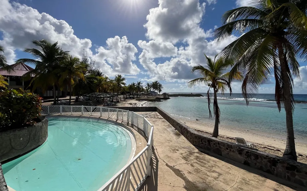 Piscine - Appartement Meublé avec Piscine à Saint-François