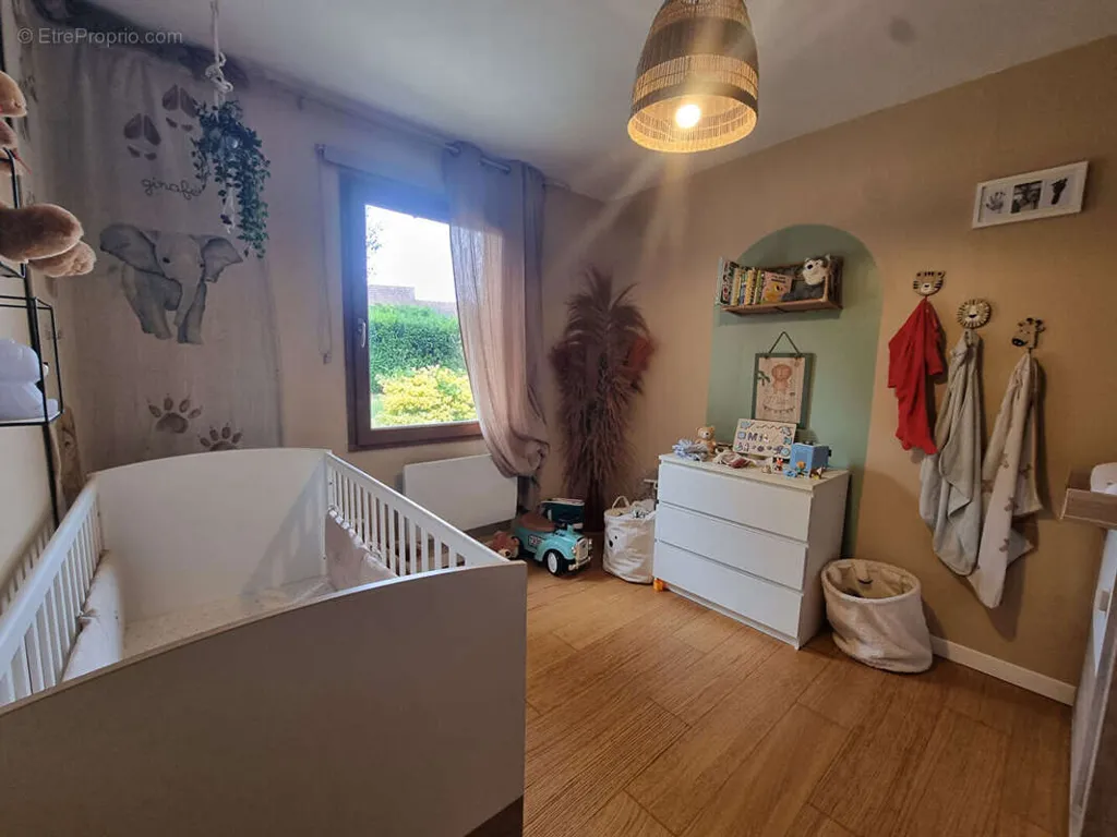 Bedrooms - House with Pool in Tourville-sur-Odon