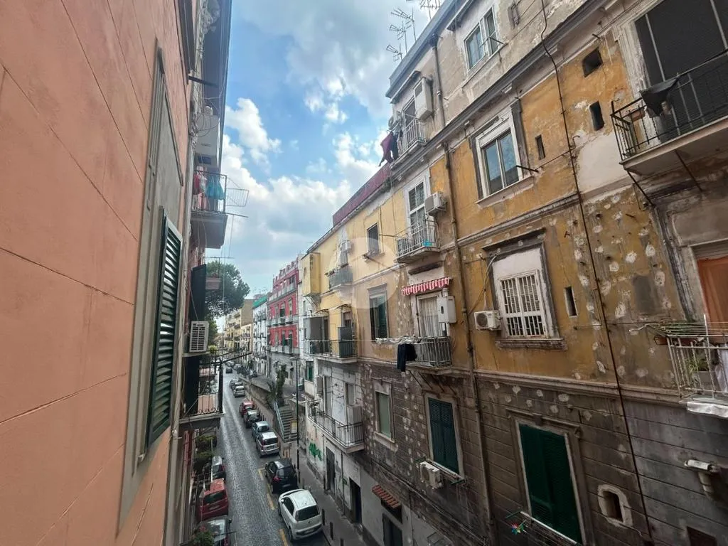Balcon - Bright Bilocale in Central Naples