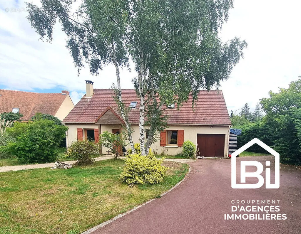 Exterior - House with Pool in Tourville-sur-Odon