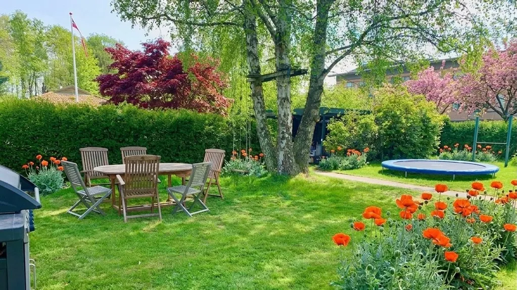 Jardin - Spacious Family Villa with Balcony in Vedbæk