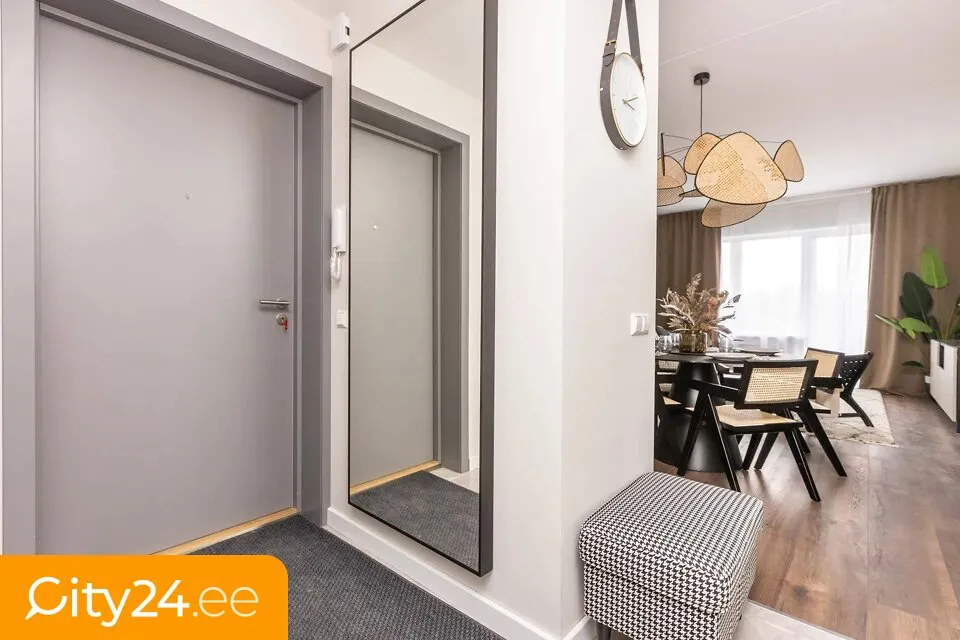 Entrée - Modern Apartment with Balcony in Ķengarags, Riga