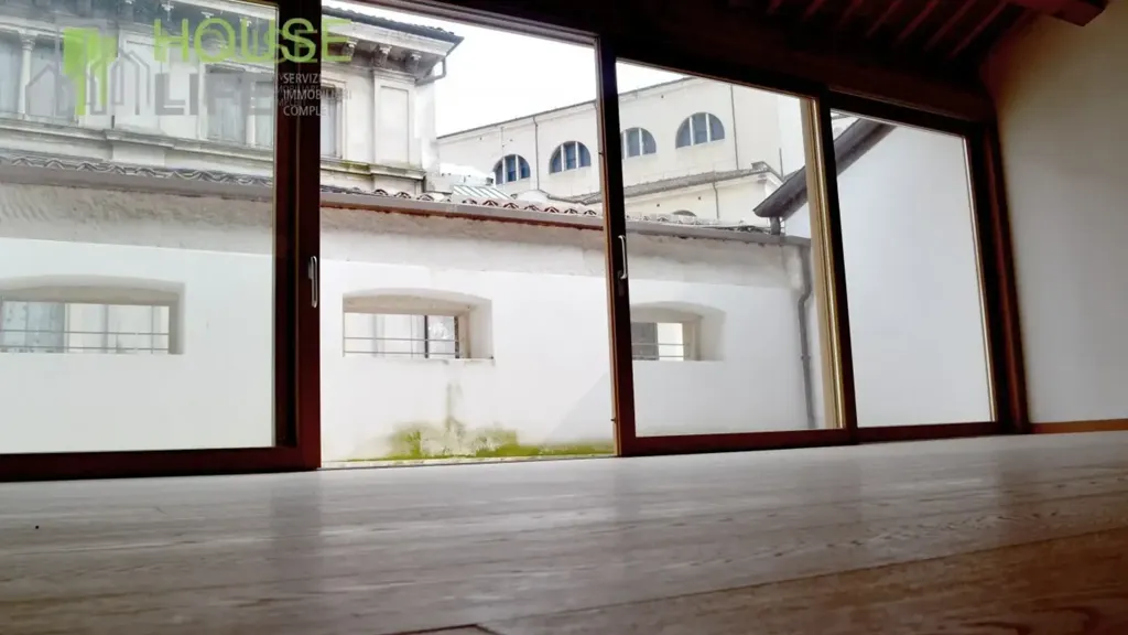 Pièces - Luxury Duplex with Private Park in Schio Centre