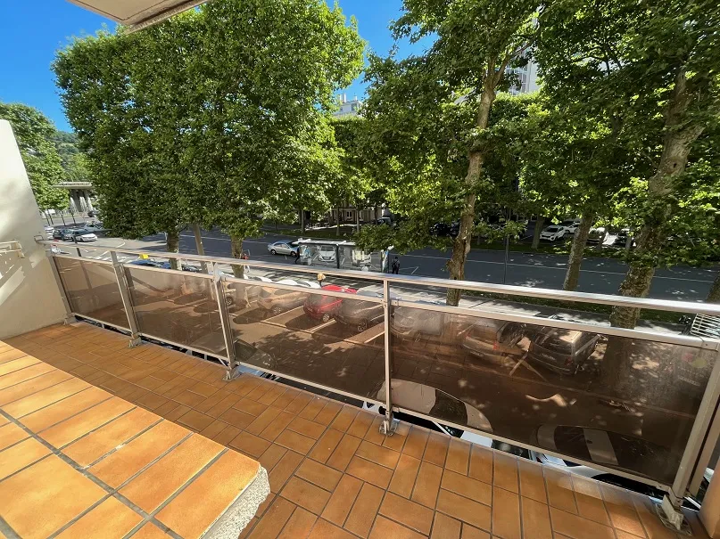 Rõdu - 3-Bedroom Flat with Balcony in Saint-Étienne