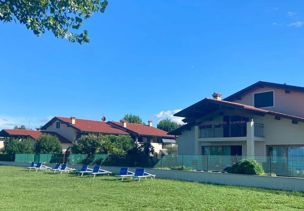Jardin - 2-Bedroom Lakefront Flat in Sirmione