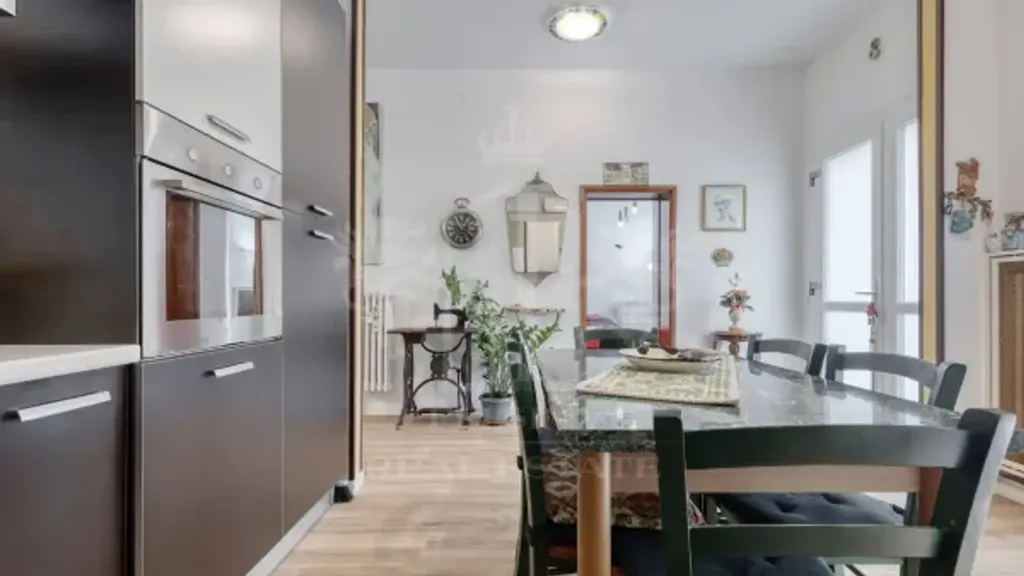Söögituba - Rustic-Style Apartment with Private Garden in Imola