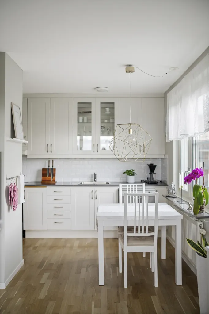 Söögituba - Apartment with Balcony in Uppsala