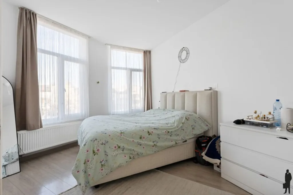 2 magamistoaga maja asukohas Antwerpen