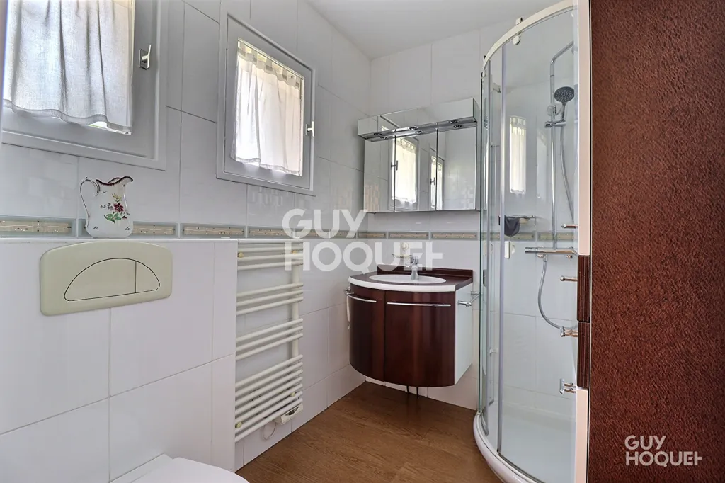 Maison 7 pièces à Sainte-Geneviève-des-Bois