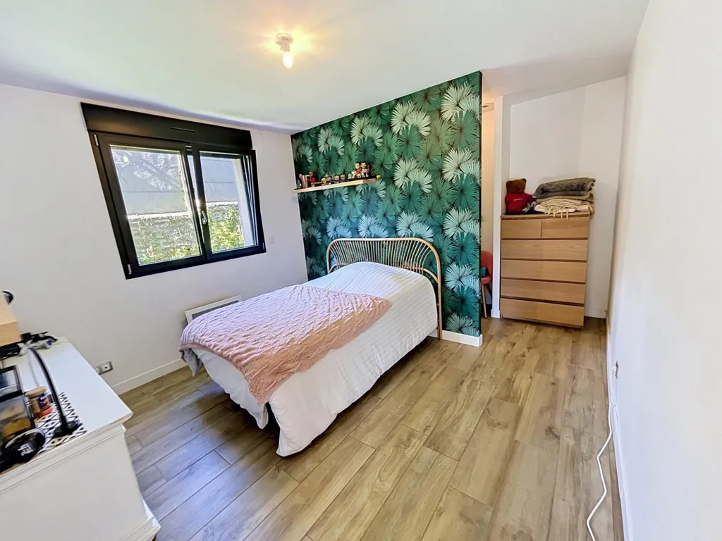 Chambres - Maison de 6 Pièces avec Terrasse à Mayenne
