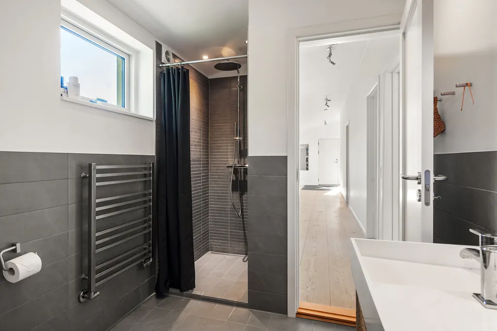 Salles de bain - Maison 8 pièces à Gentofte