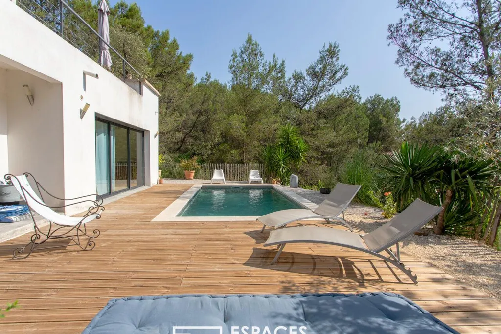 Piscina - Contemporary House with Pool near Beaucaire
