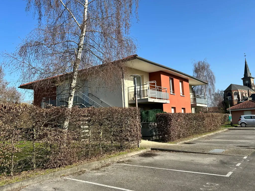 Extérieur - Appartement Récent avec Balcon à Grugies