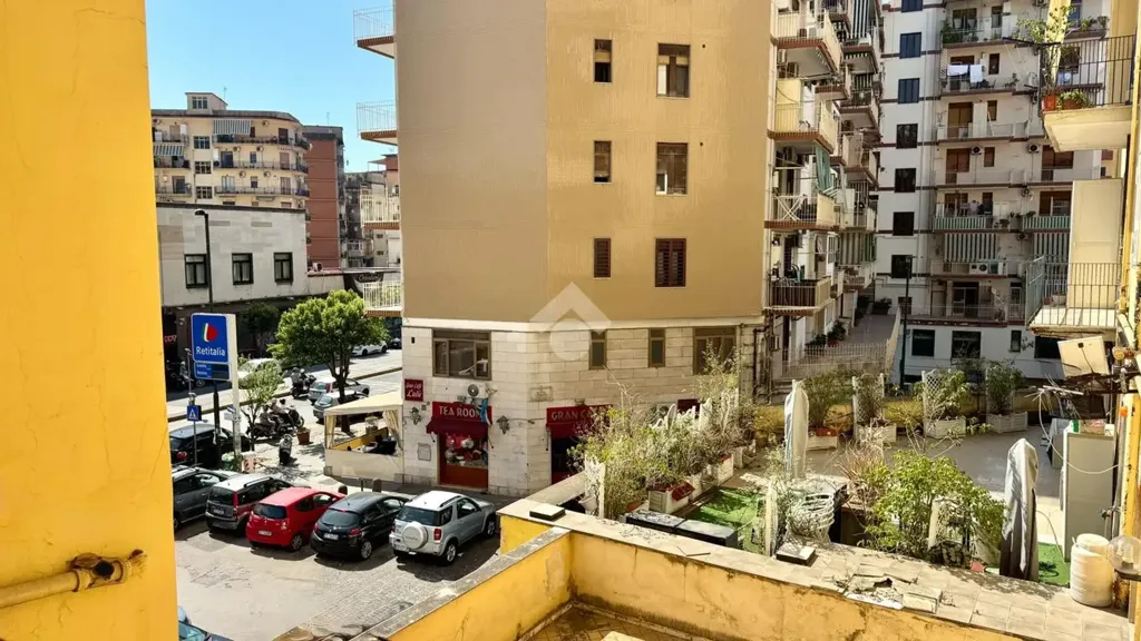 Balcone - Apartment with Balcony in Naples