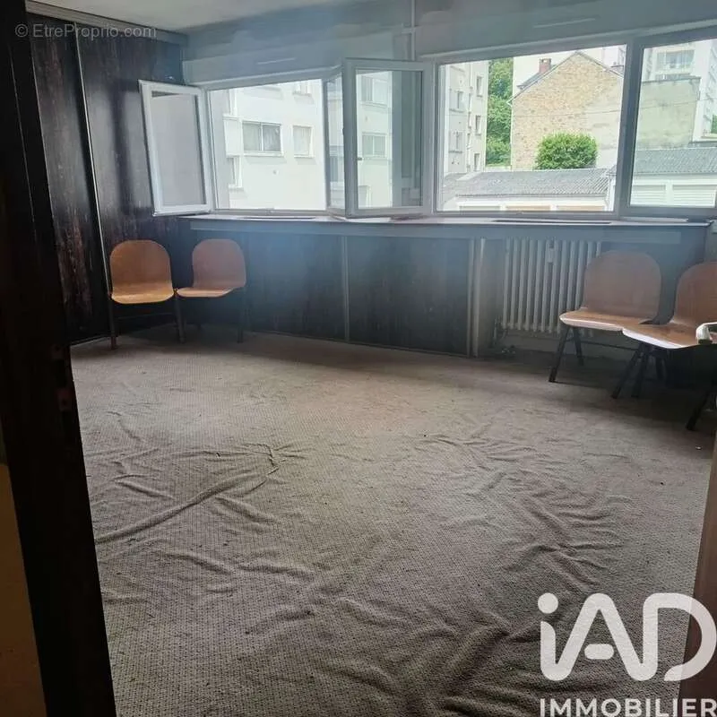 Central T3 with Office in Limoges