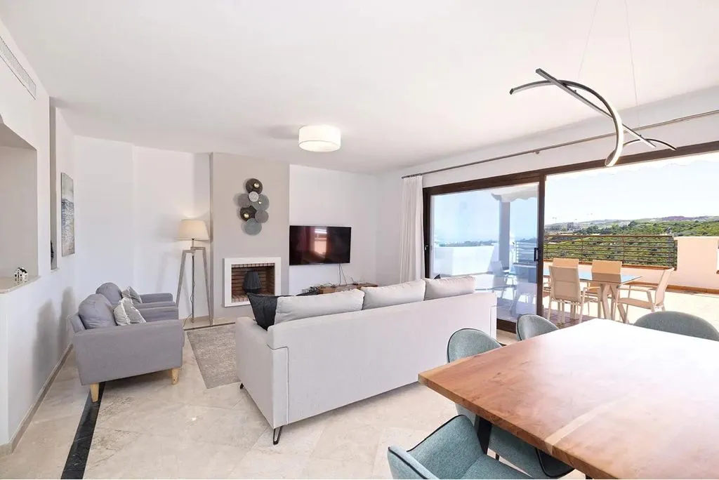Living Room - Luxury Flat with Pool in Casares, Andalusia