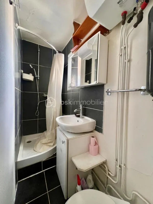 Salles de bain - Appartement T2 Sud avec Vue Dégagée à Paris