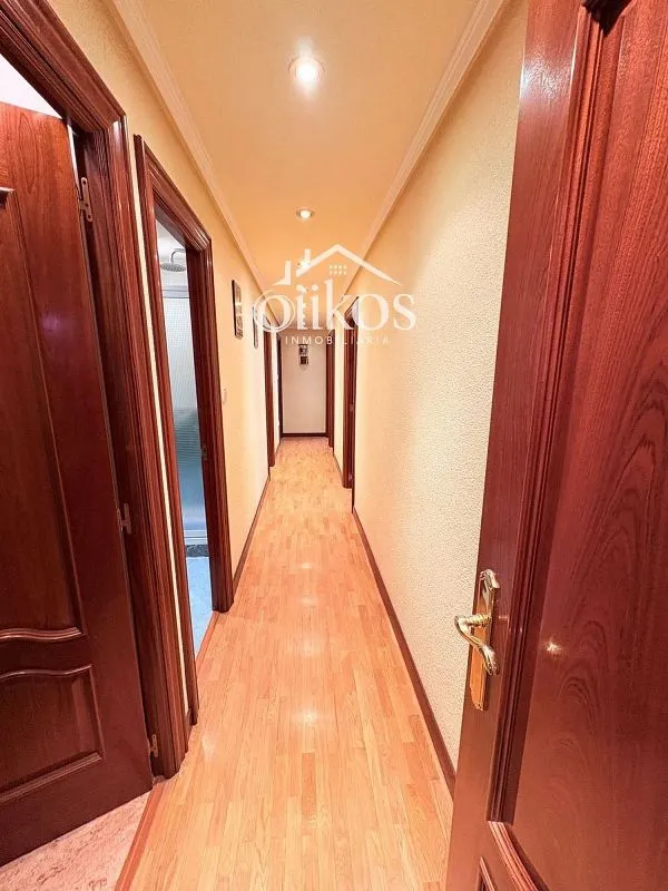 Esik - Apartment with Garage in Salesas