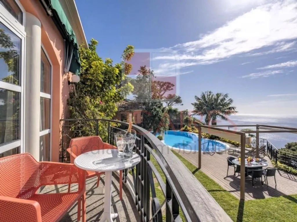 Terrasse - Luxury Villa with Panoramic Views in Funchal
