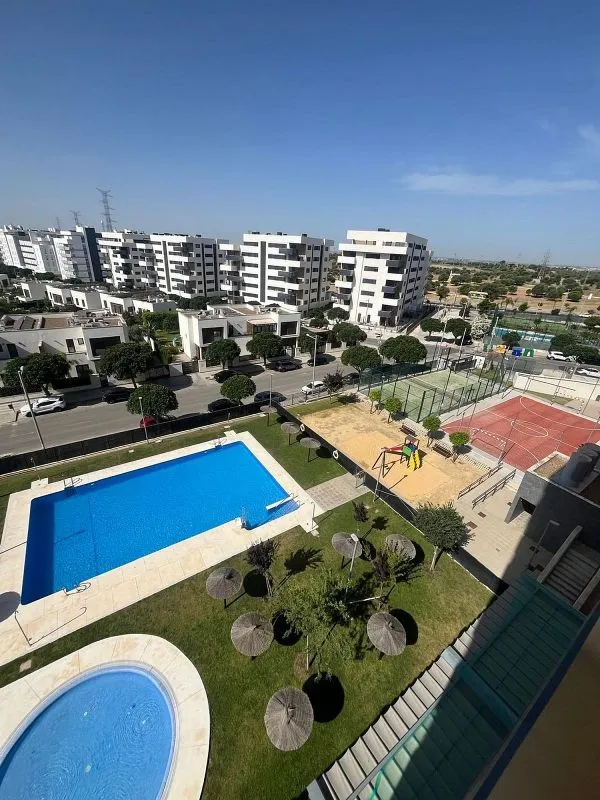Bassein - 3-Bedroom Apartment with Pool in Montequinto