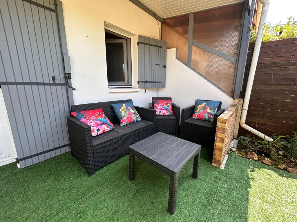 Terrass - 3-Bed Flat with Pool in Saint-Augustin