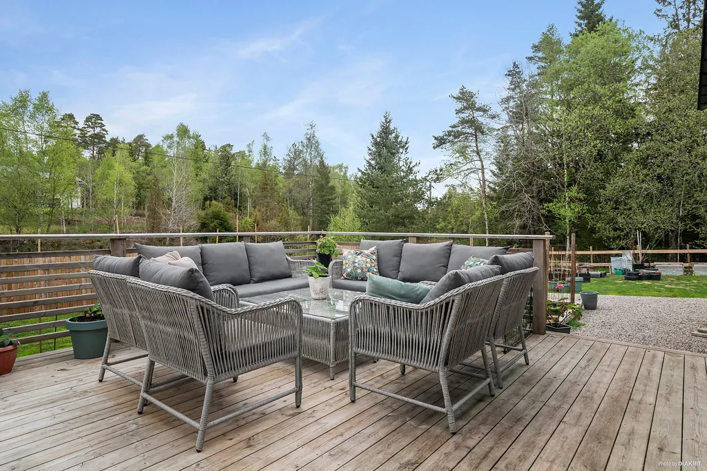 Terrass - Spacious Villa with Garden in Natural Setting