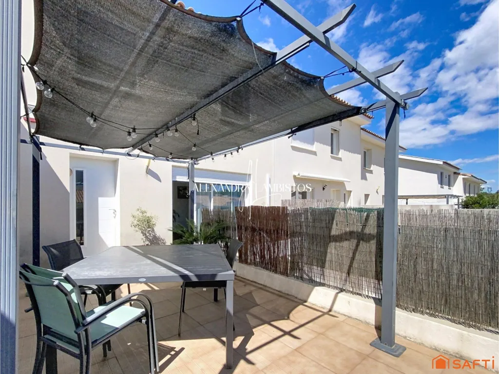 Terrace - Contemporary Maison with Terraces in Montarnaud