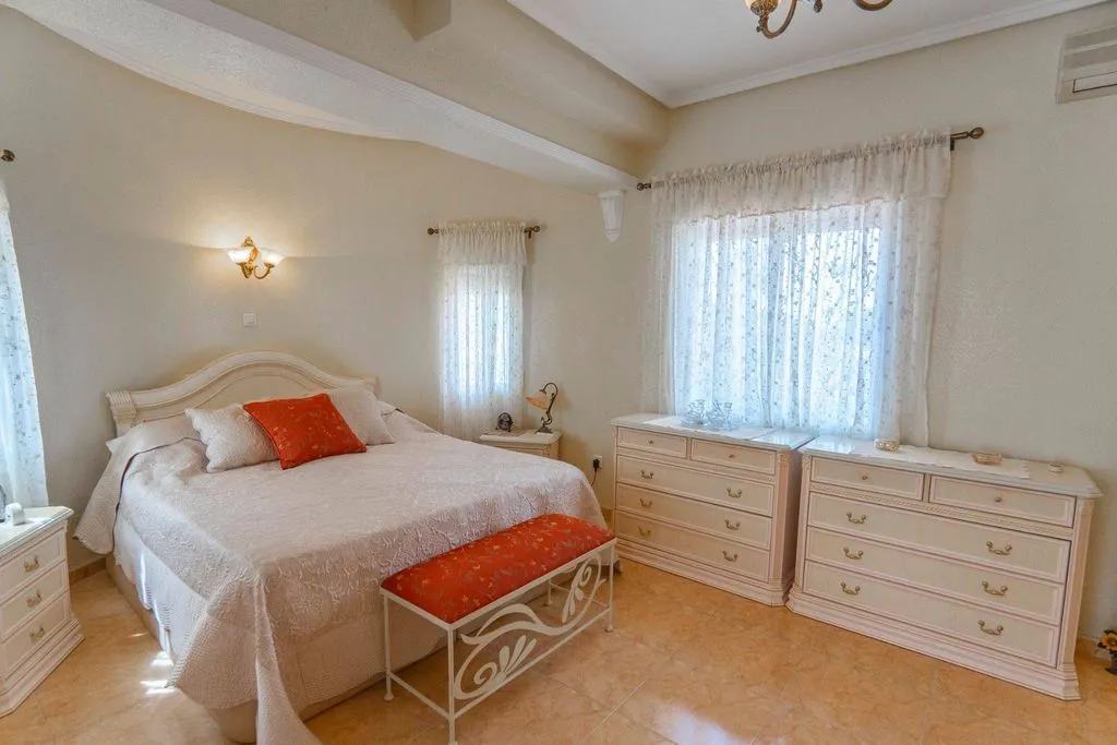 Magamistoad - 4-Bedroom Villa with Pool in Ciudad Quesada