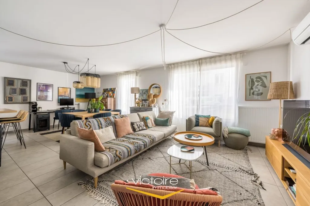 Elutuba - Duplex Apartment with Terraces in Montchat