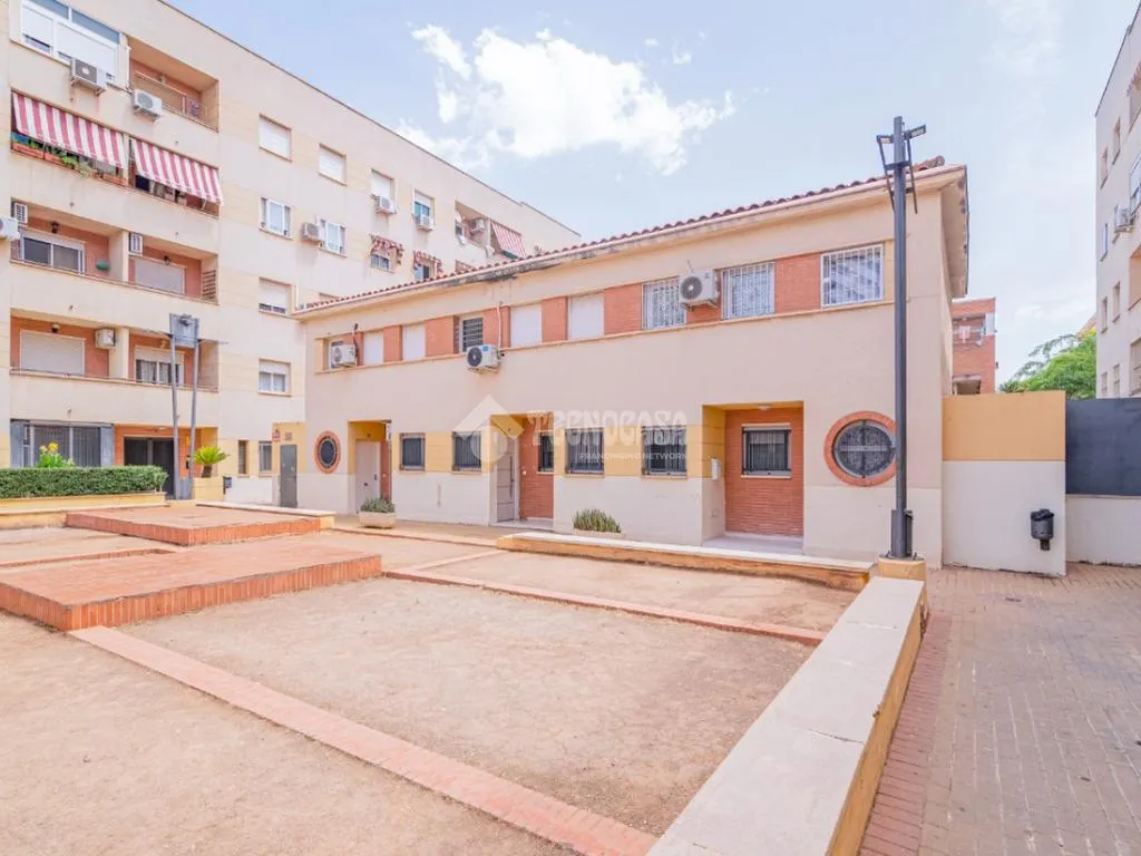 Giardino - Fully Renovated Duplex with Patio in Granada