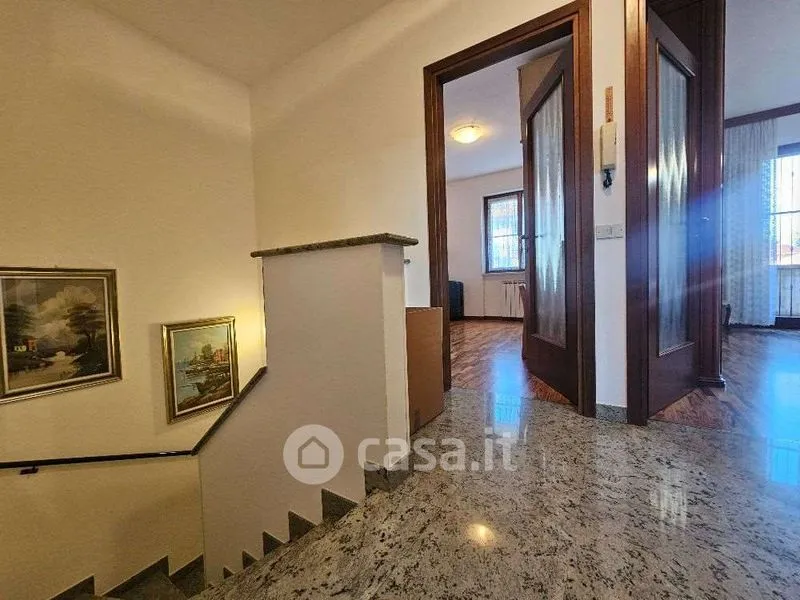 Pièces - Semi-detached House with Private Garden in Mozzo Centre