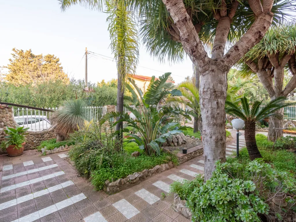 Jardin - Villa with Garden and Terrace in Carini