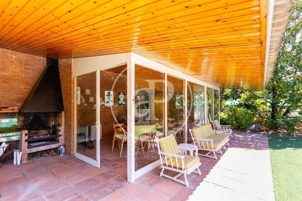 Terrass - Luxury Villa with Pool in Matadepera