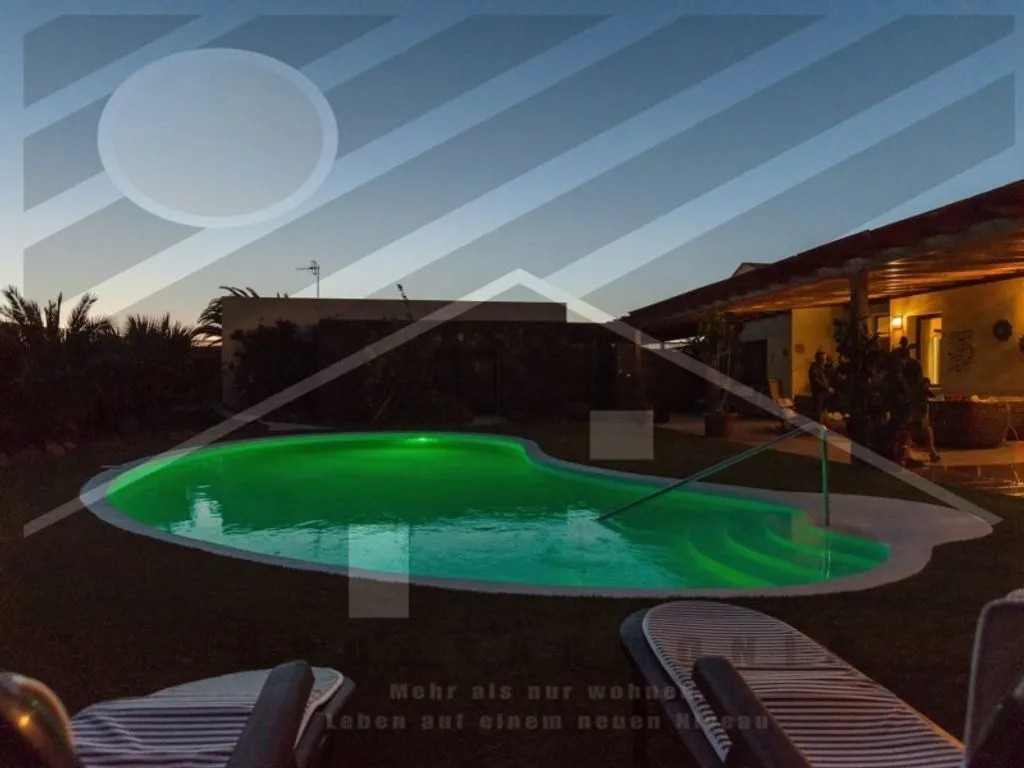 Bassein - Luxury Villa with Dual Pools in Lajares