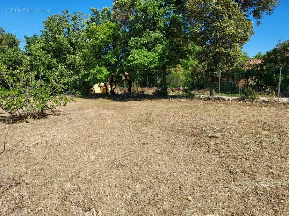 Aed - Planned Build Plot with Permitted Construction in Saint-Maximin-La-Sainte-Baume