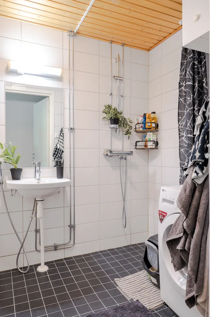 Salles de bain - Compact 1-Bedroom Flat with Balcony in Oulu