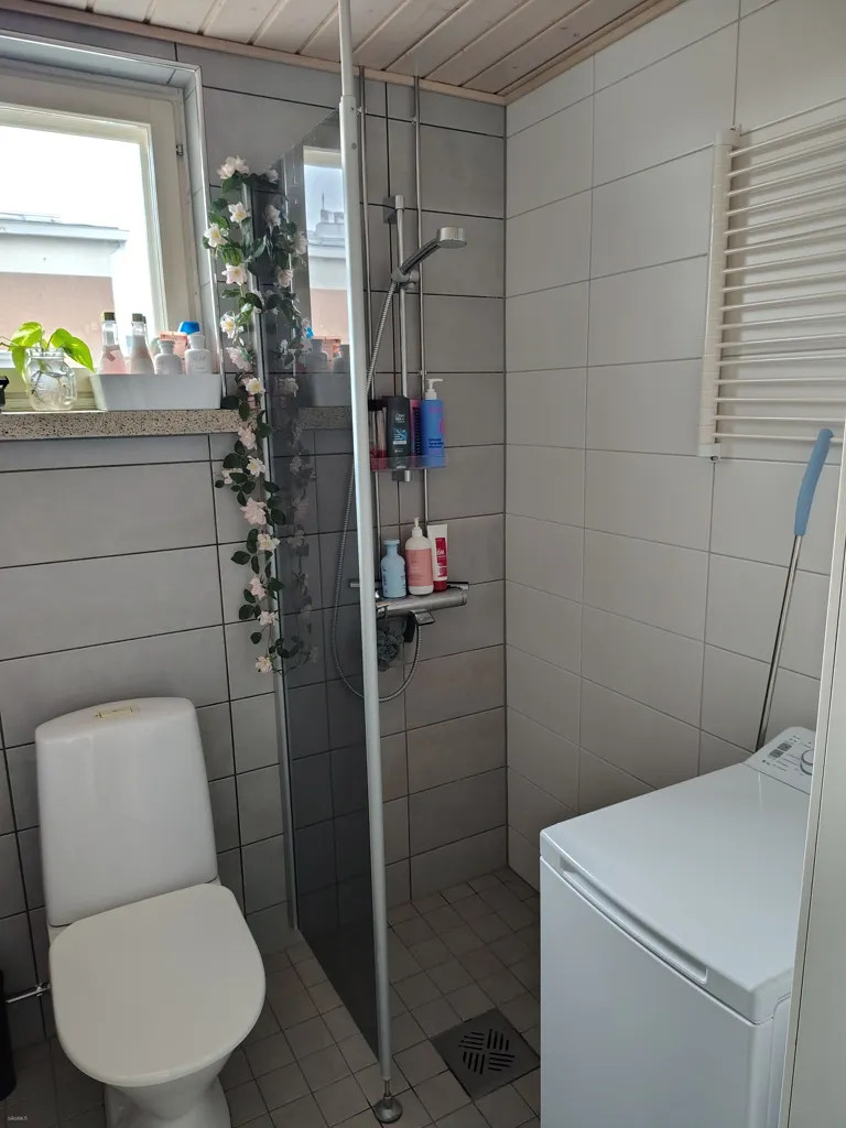 Salles de bain - Modernised Flat with Garden Access in Imatrankoski